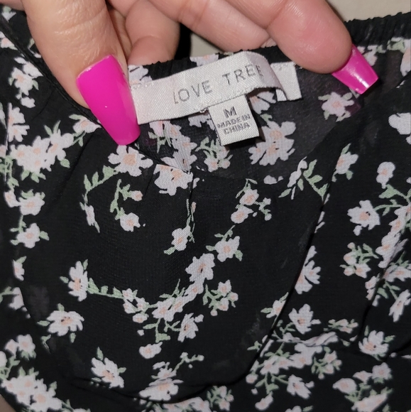 LOVE TREE Women Floral Puff Sleeve Romper - Picture 9 of 9